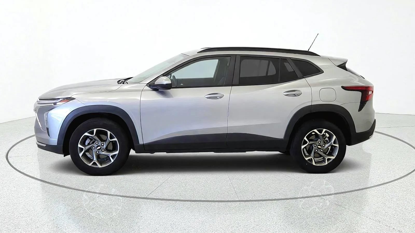 Used 2024 Chevrolet Trax LT FWD image 5