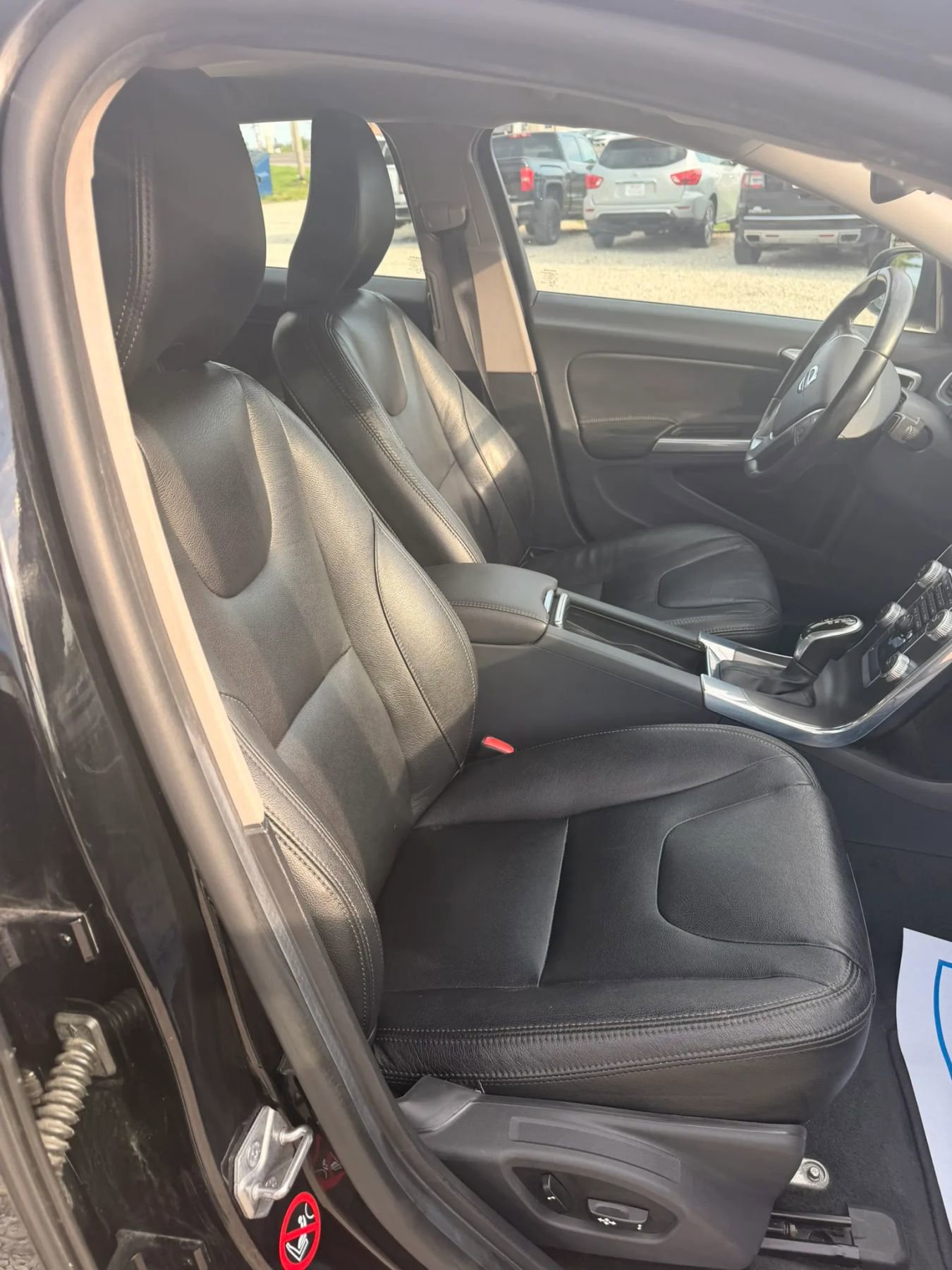 Used 2015 Volvo S60 T5 image 23