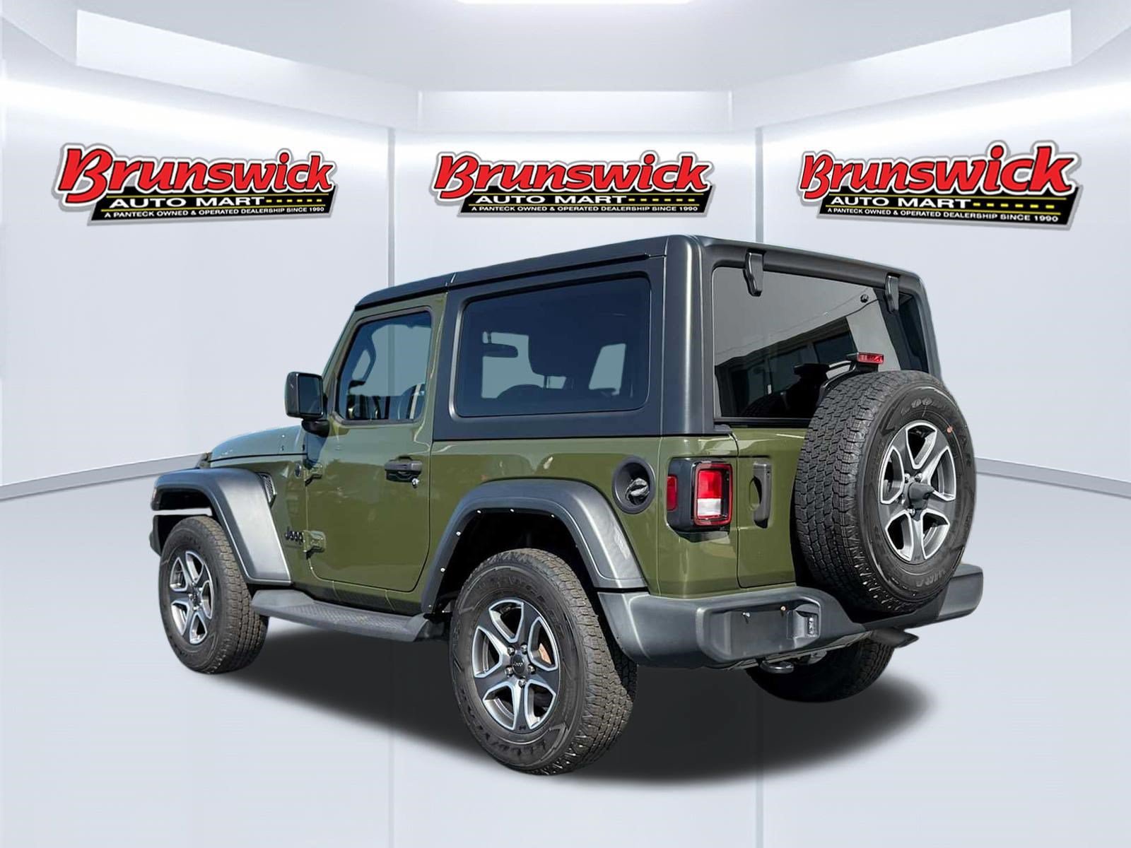 Used 2023 Jeep Wrangler Sport AWD/4WD image 6