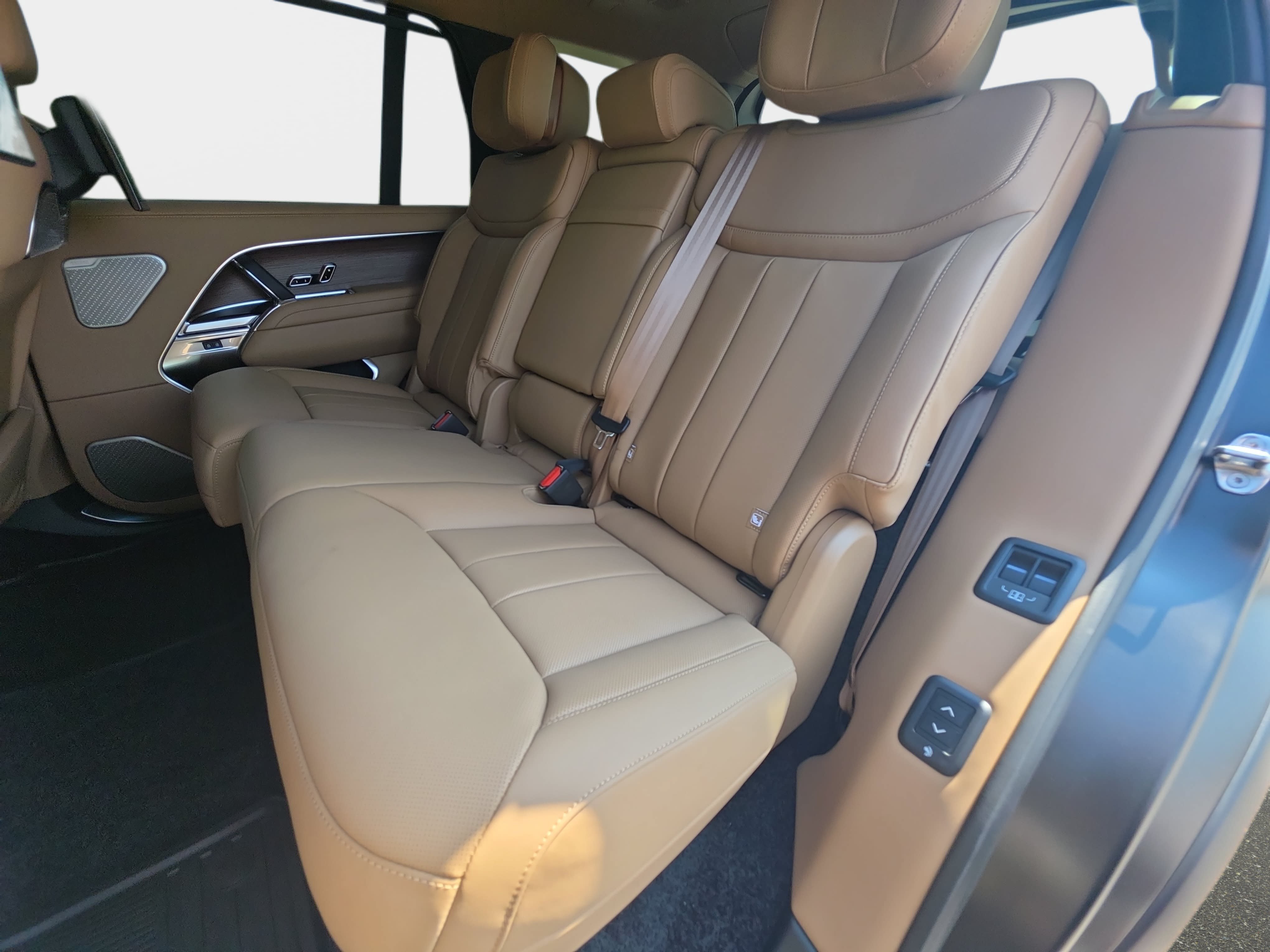 New 2026 Land Rover Range Rover Long Wheelbase Autobiography AWD/4WD image 16