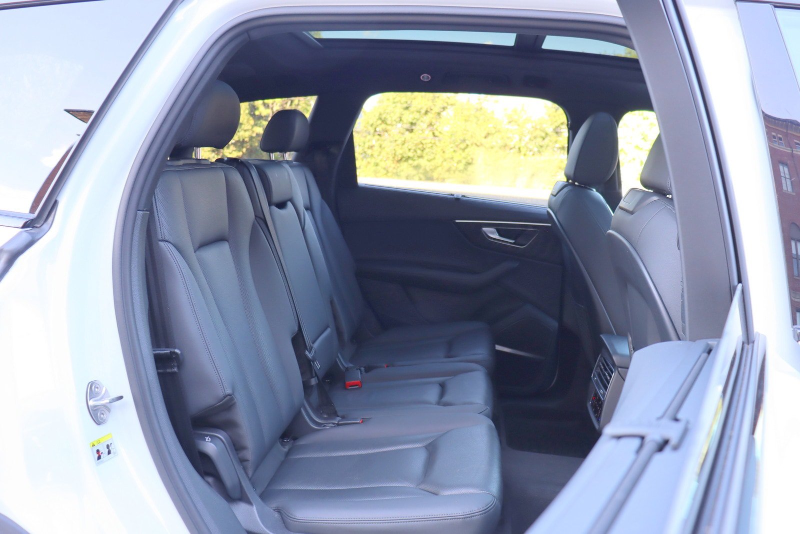 Used 2023 Audi Q7 3.0T Premium Plus w/ Premium Plus Package AWD/4WD image 19