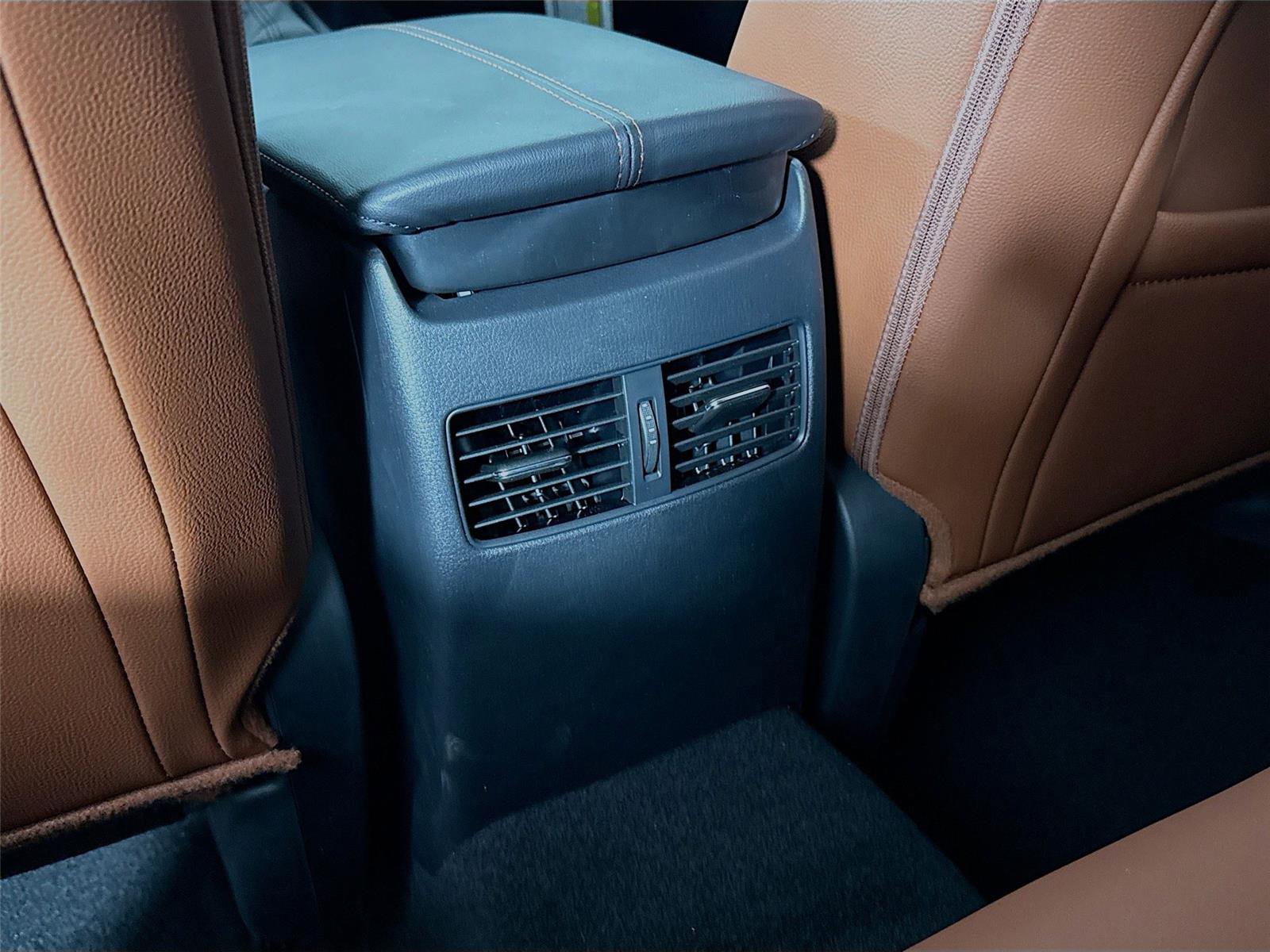 New 2025 MAZDA CX-30 Carbon image 38