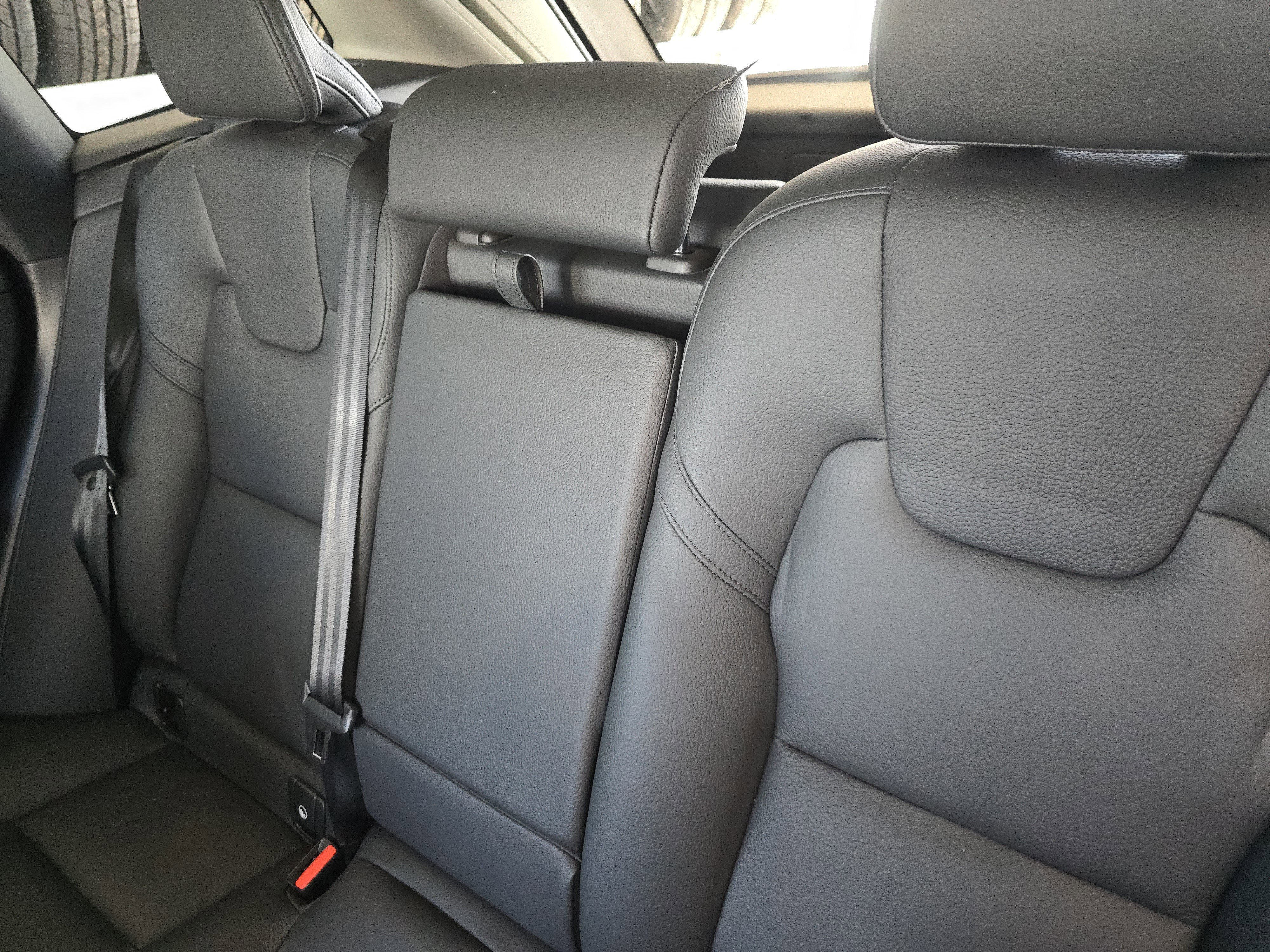 Used 2024 Volvo XC60 B5 Plus w/ Climate Package image 26