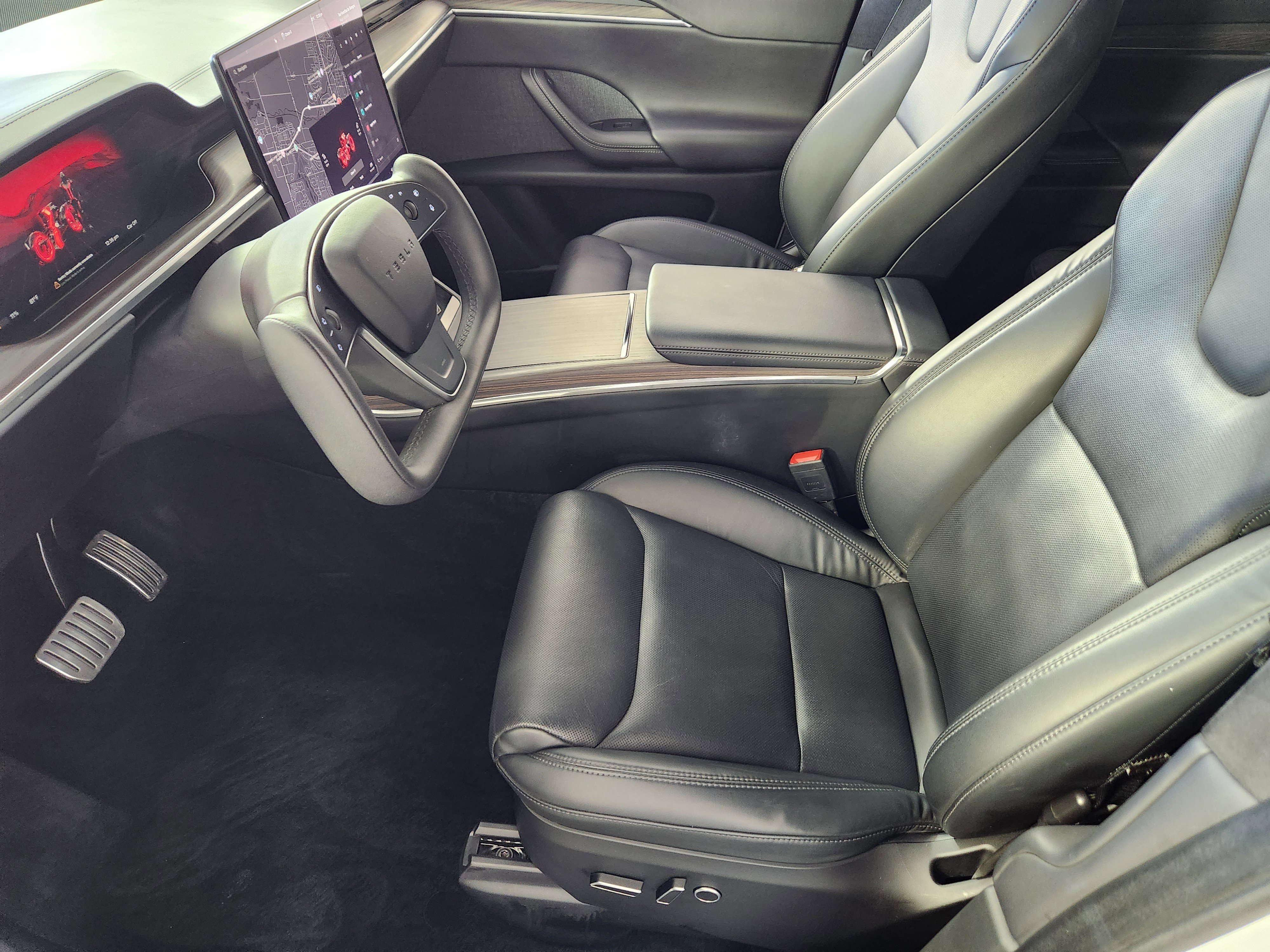 Used 2022 Tesla Model X image 12