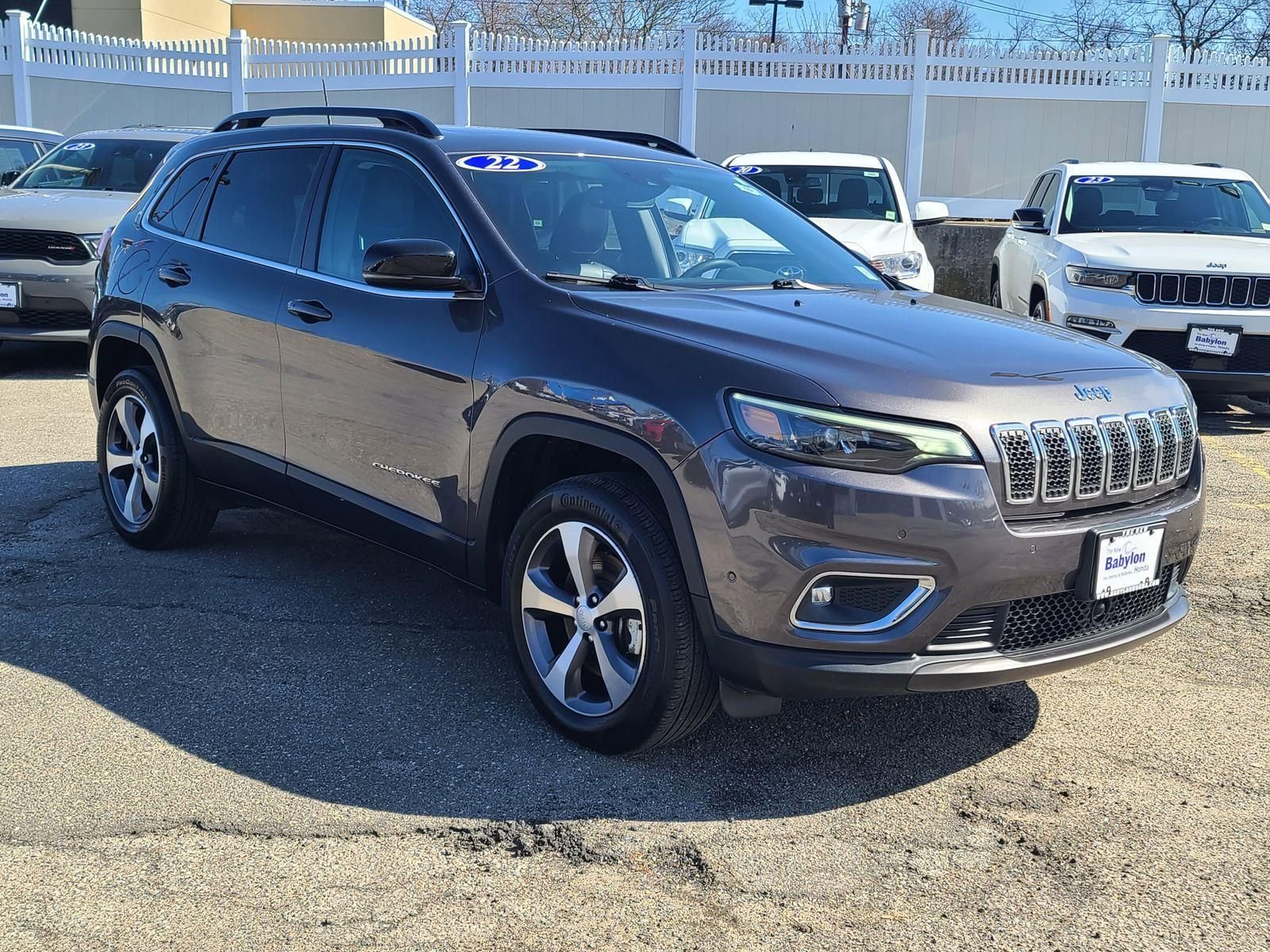 Used 2022 Jeep Cherokee Limited image 7