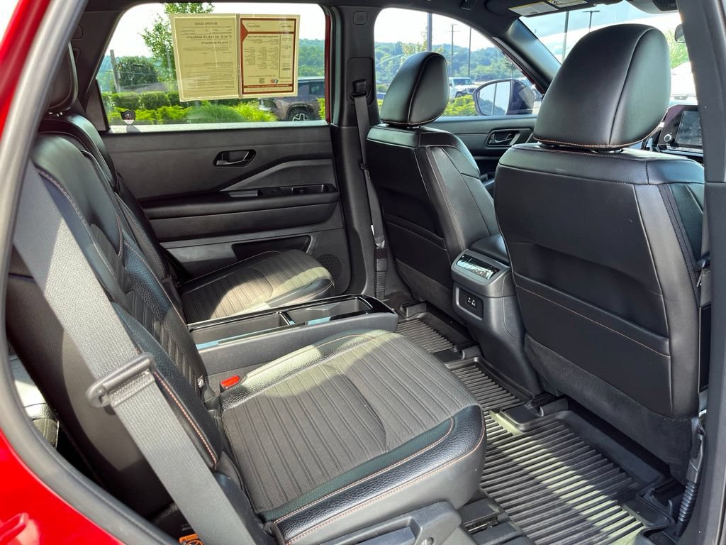 Used 2024 Nissan Pathfinder Rock Creek AWD/4WD image 28