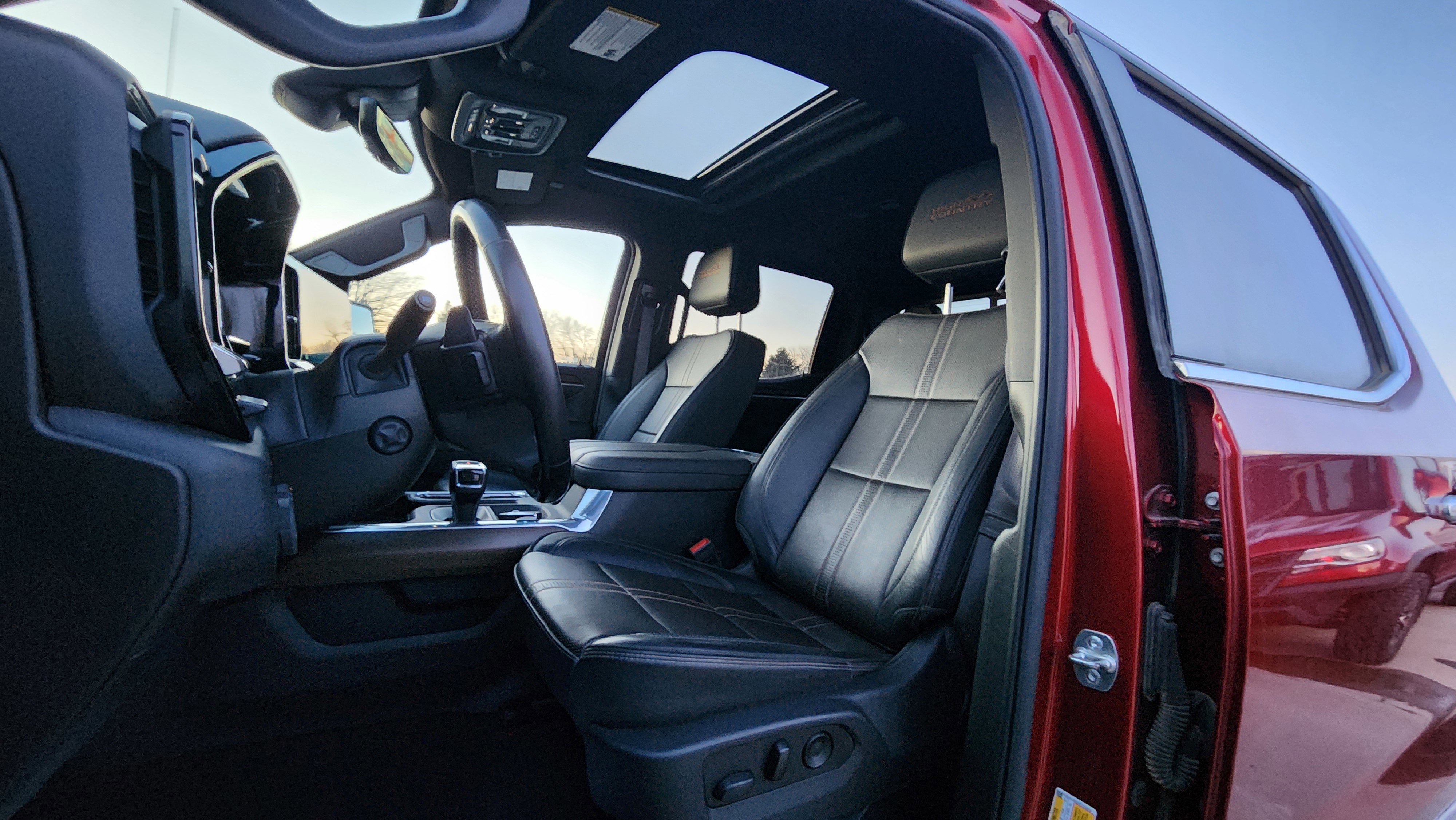 Certified 2025 Chevrolet Silverado 1500 High Country w/ Technology Package image 14