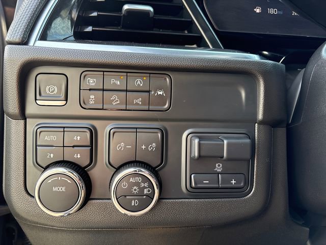 Used 2025 Chevrolet Suburban RST w/ Comfort Package AWD/4WD image 25