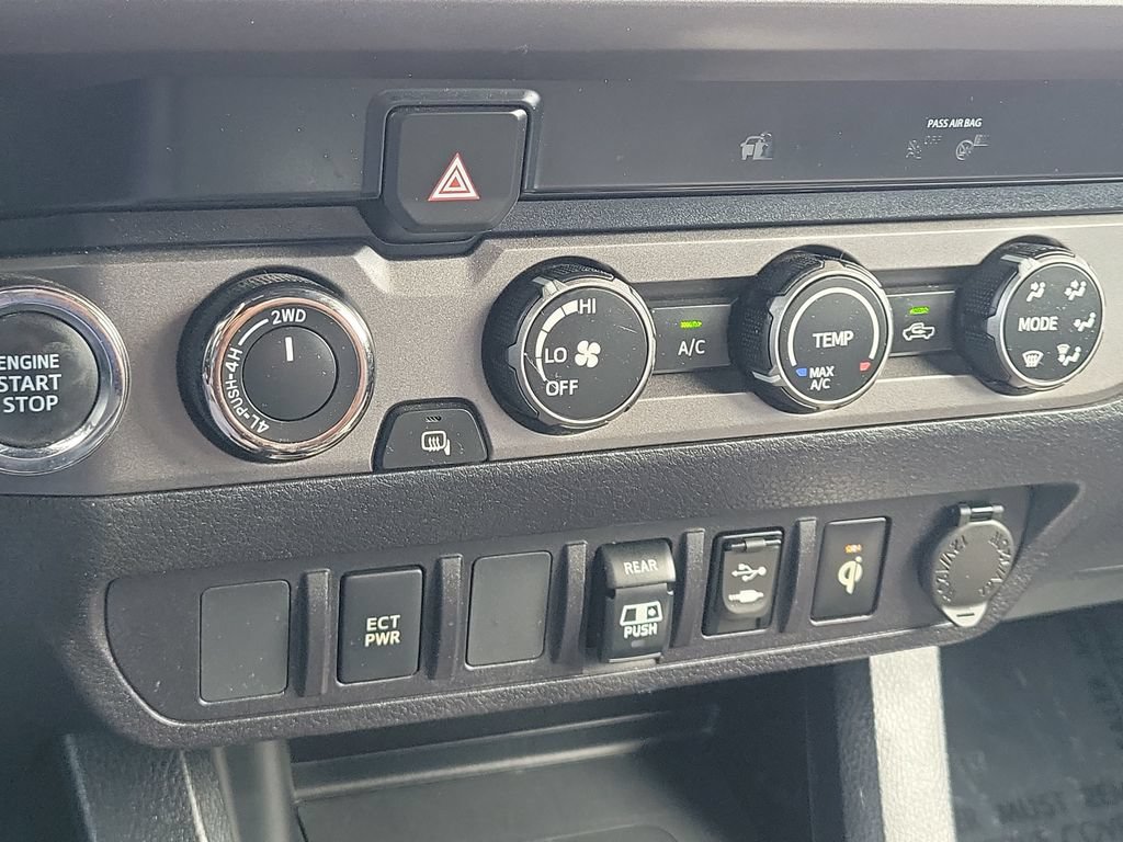 Used 2019 Toyota Tacoma TRD Sport AWD/4WD image 16