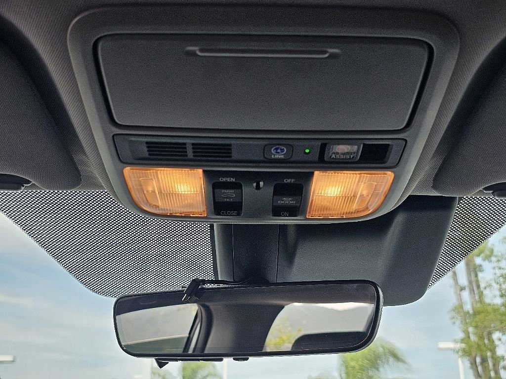 Used 2018 Honda Odyssey Elite image 35