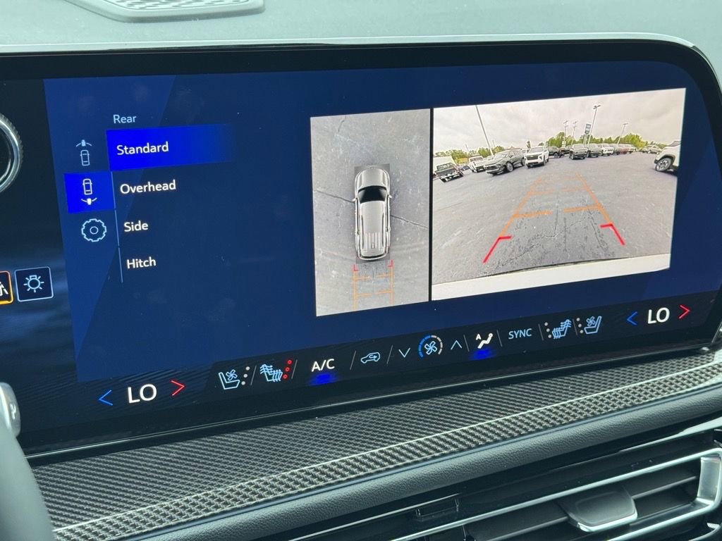 New 2026 Chevrolet Traverse High Country image 17