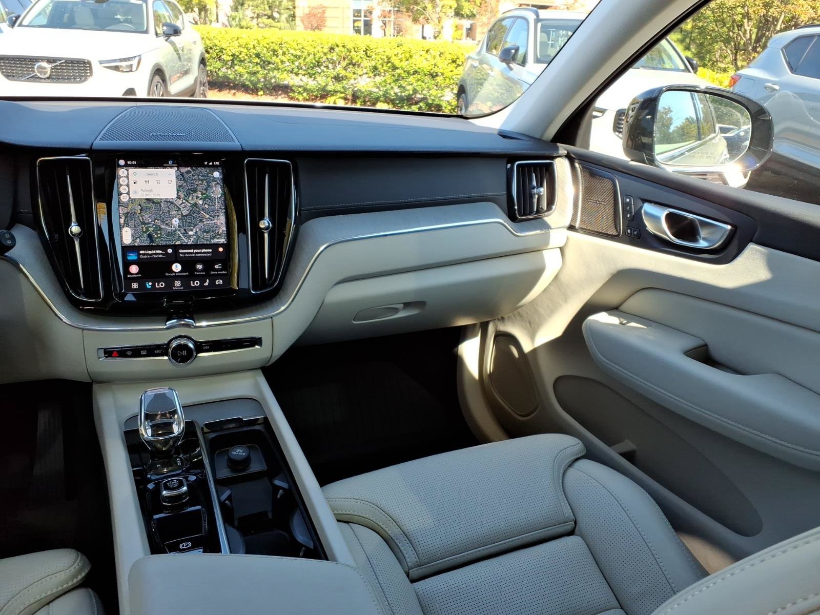 Certified 2024 Volvo XC60 B5 Ultimate w/ Protection Package Premier AWD/4WD image 14