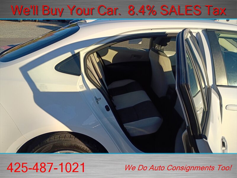 Used 2024 Toyota Corolla LE FWD image 18