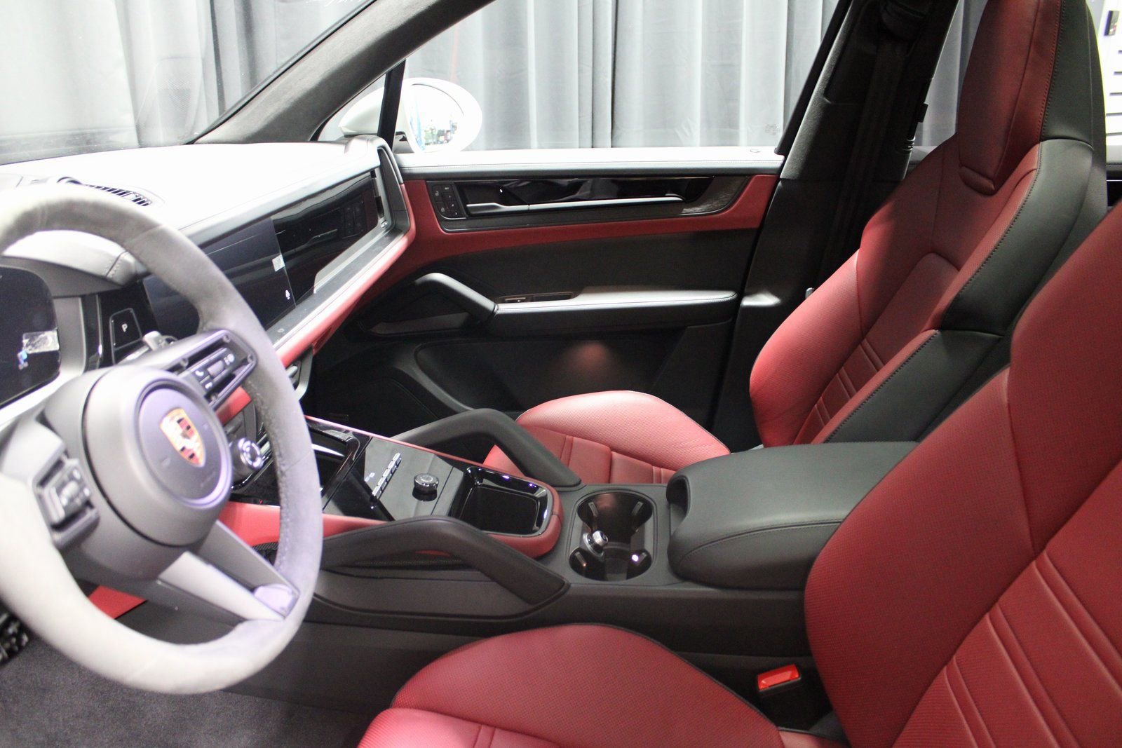 Certified 2025 Porsche Cayenne GTS image 27