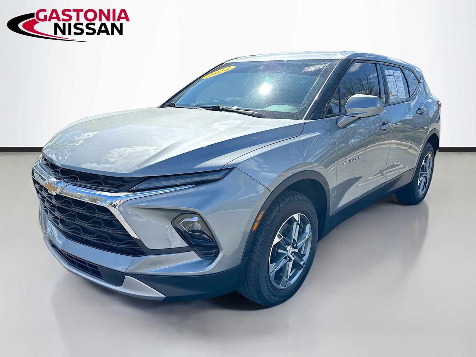 Used 2024 Chevrolet Blazer LT AWD/4WD image 3