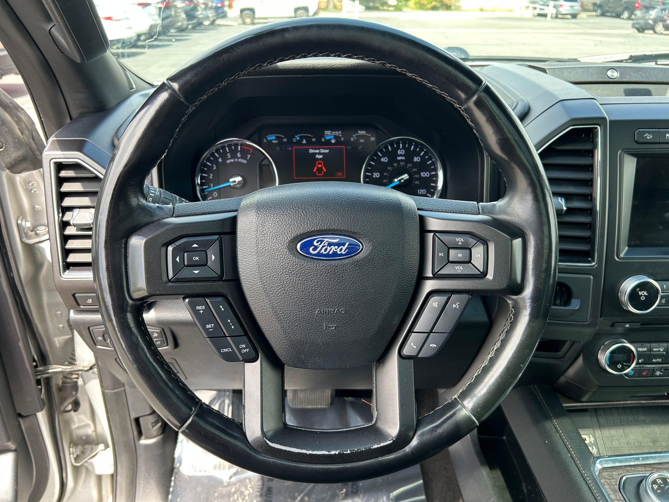 Used 2018 Ford Expedition Limited w/ Equipment Group 301A AWD/4WD image 13
