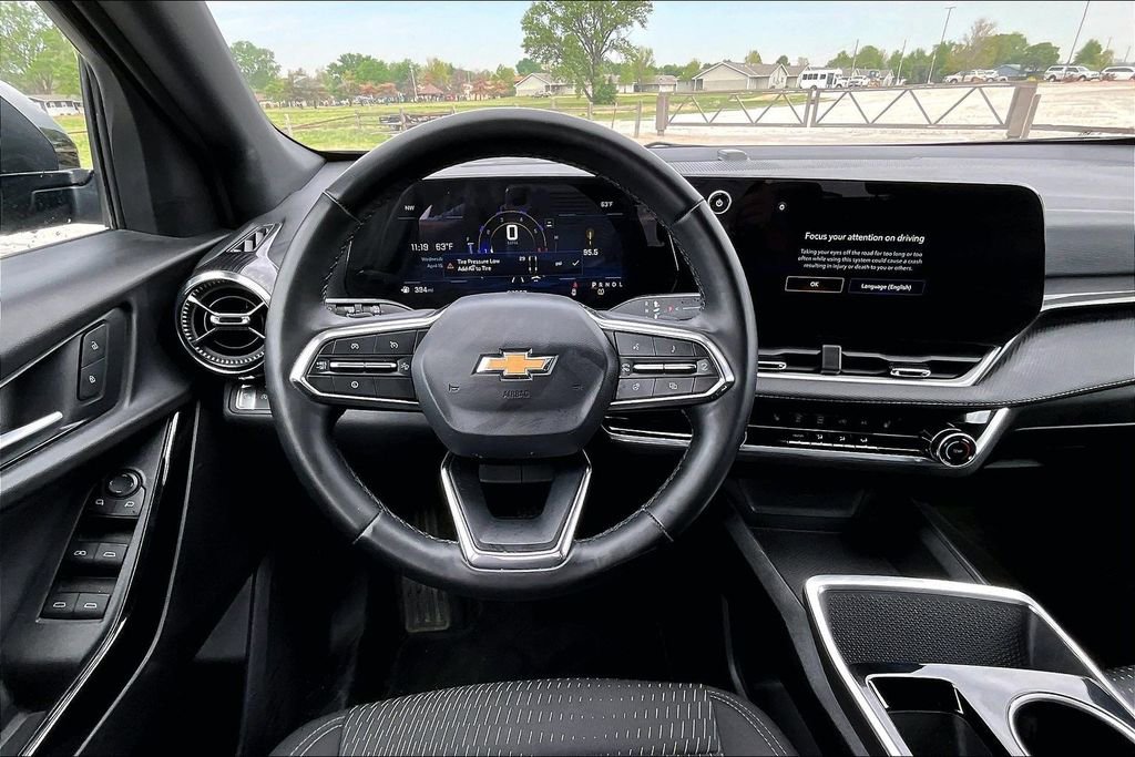 Used 2025 Chevrolet Equinox LT FWD image 5