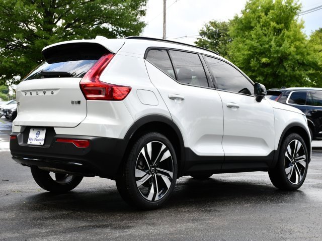 New 2025 Volvo XC40 B5 Plus w/ Protection Package Premier image 7
