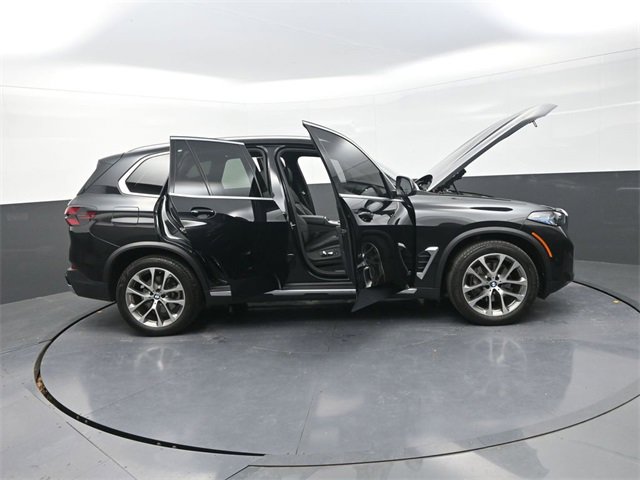 Used 2024 BMW X5 xDrive40i w/ Premium Package image 42