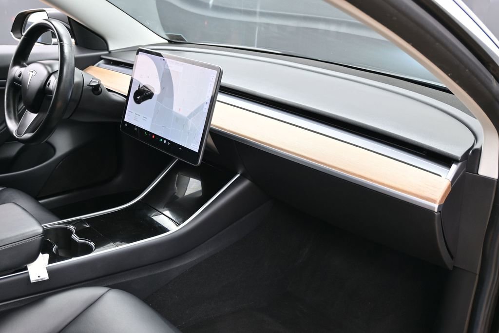 Used 2018 Tesla Model 3 Long Range RWD image 40