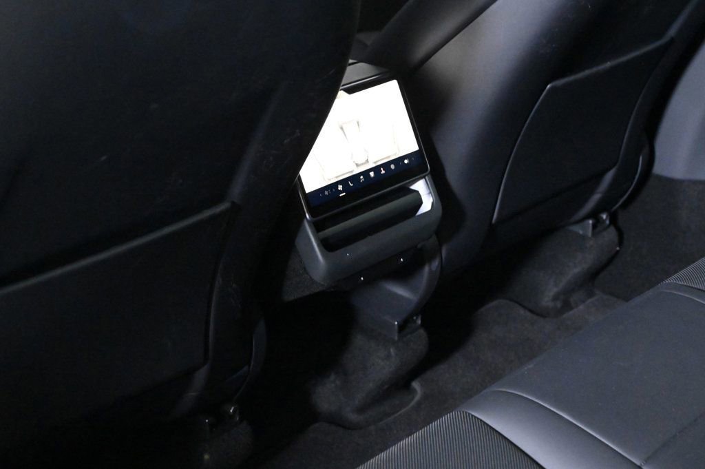Used 2026 Tesla Model Y 2WD image 17