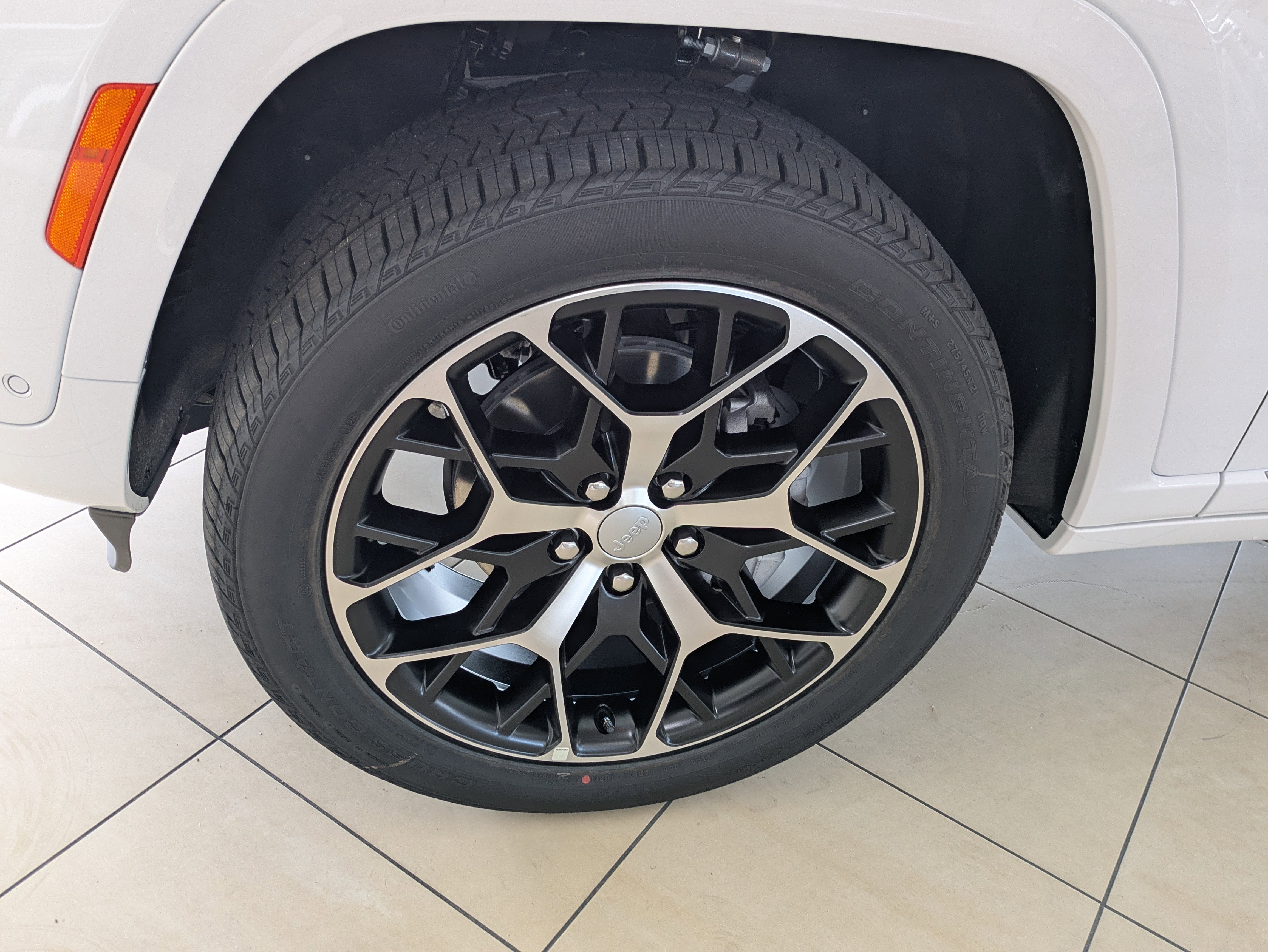 New 2025 Jeep Grand Cherokee Summit image 11