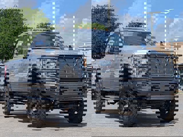 Used 2019 Ford F250 Lariat w/ Lariat Ultimate Package image 2