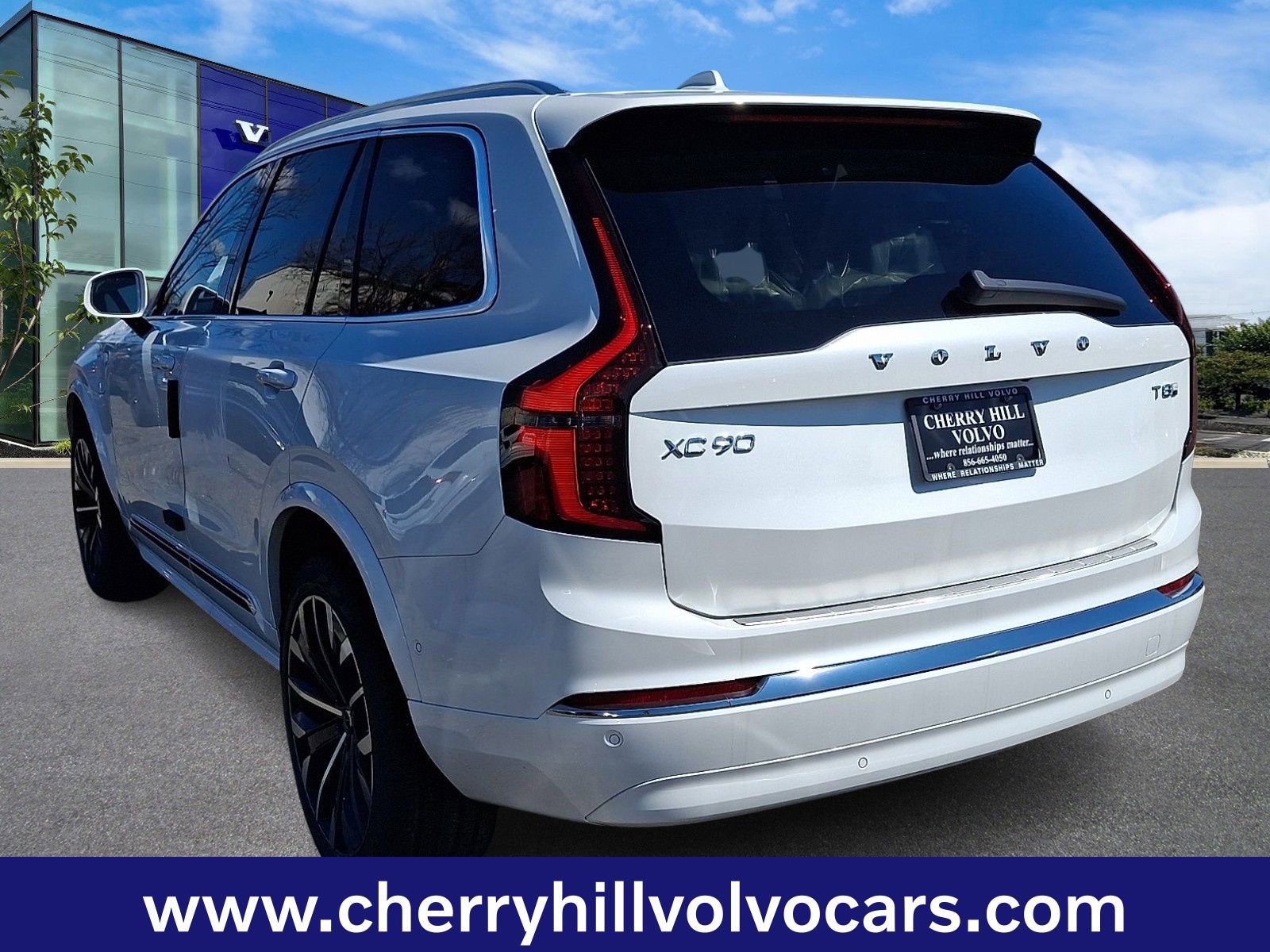 New 2026 Volvo XC90 T8 Ultra w/ Protection Package Premier image 3