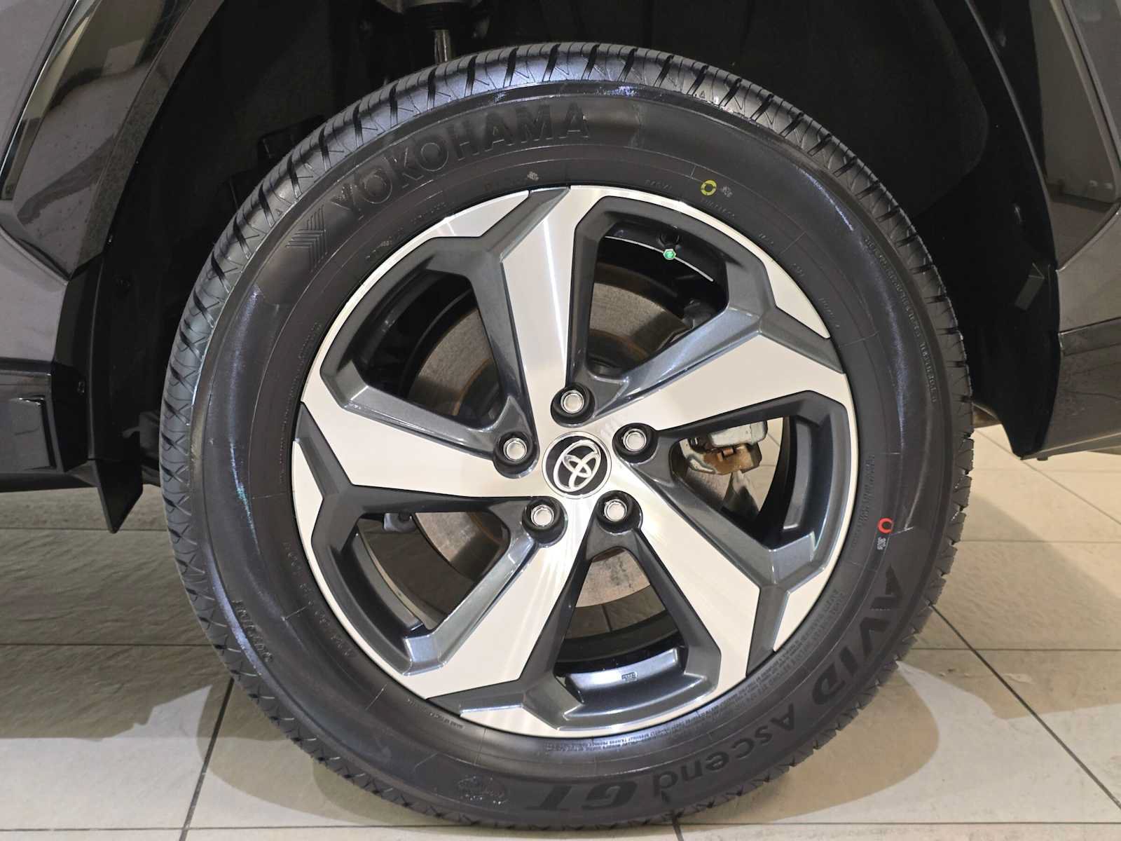 Used 2024 Toyota RAV4 SE AWD/4WD image 8