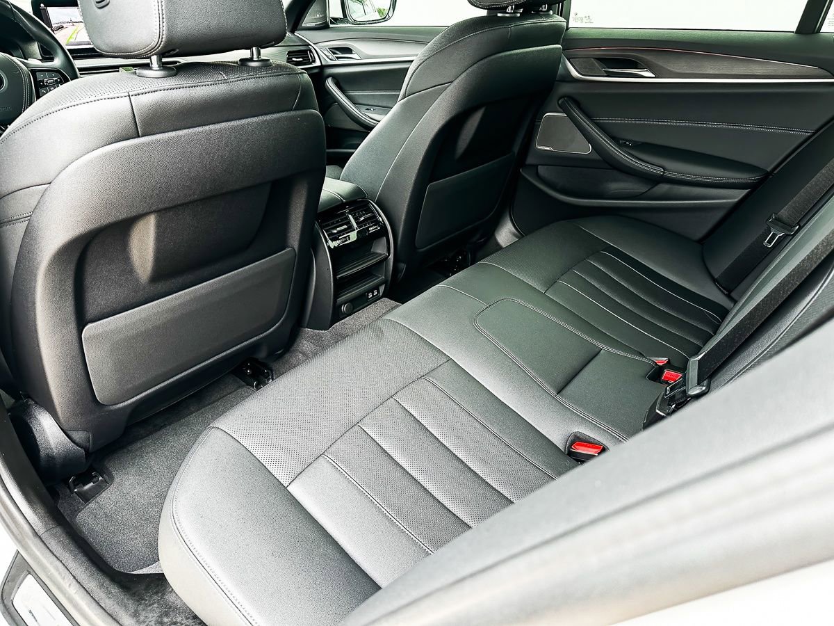 Certified 2022 BMW 530i 530i w/ Premium Package image 26