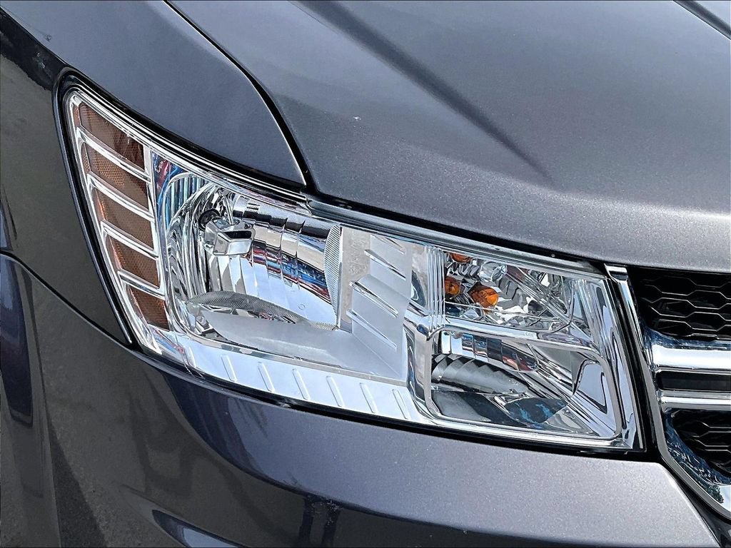 Used 2019 Dodge Journey SE FWD image 31