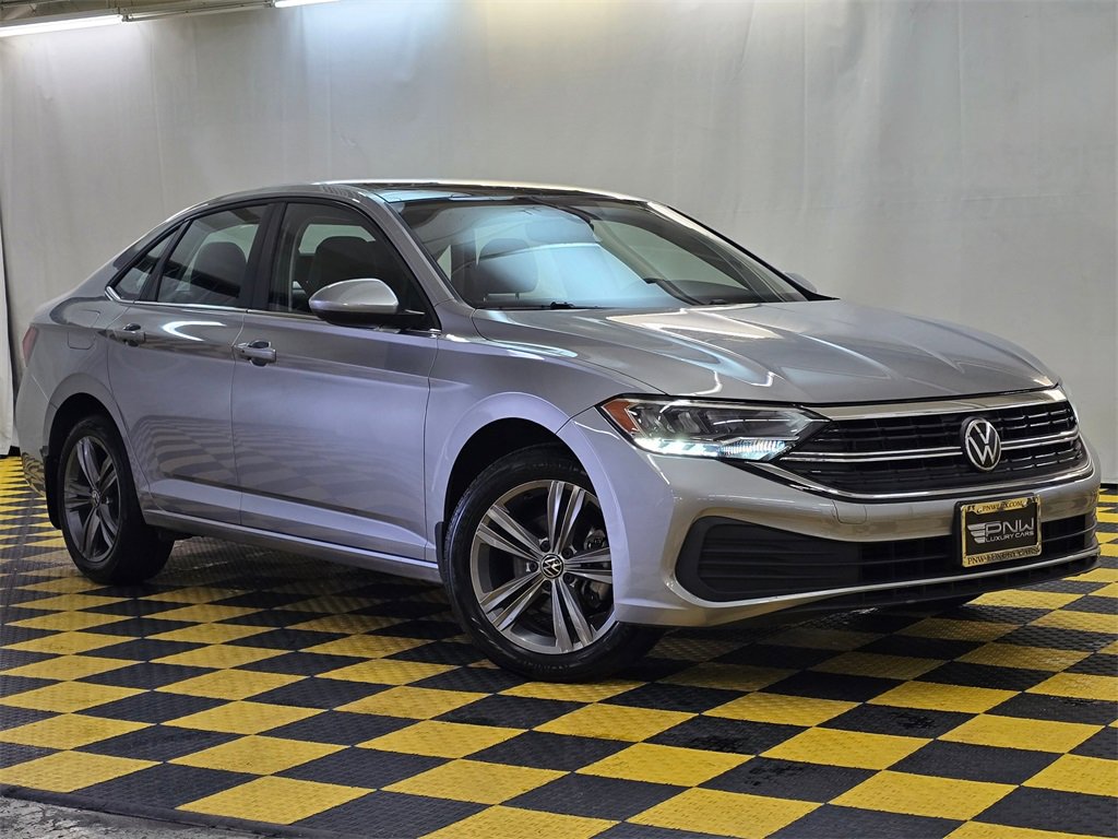 Used 2023 Volkswagen Jetta SE w/ Panoramic Sunroof Package image 1