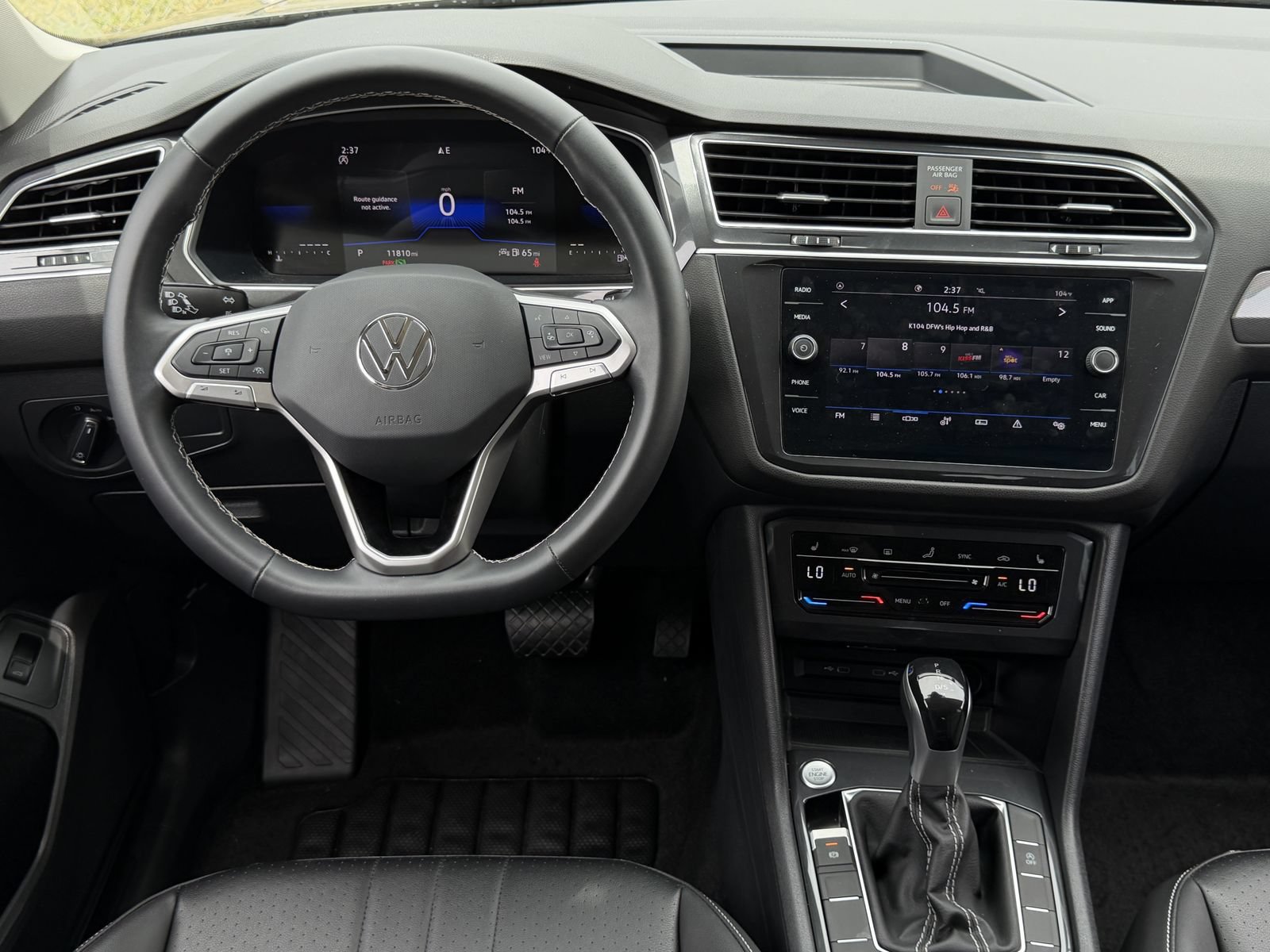 Used 2024 Volkswagen Tiguan SE FWD image 13