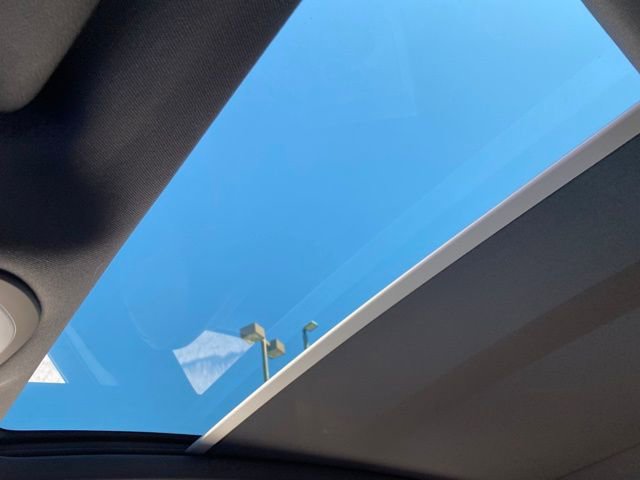 Certified 2025 Porsche Macan image 19