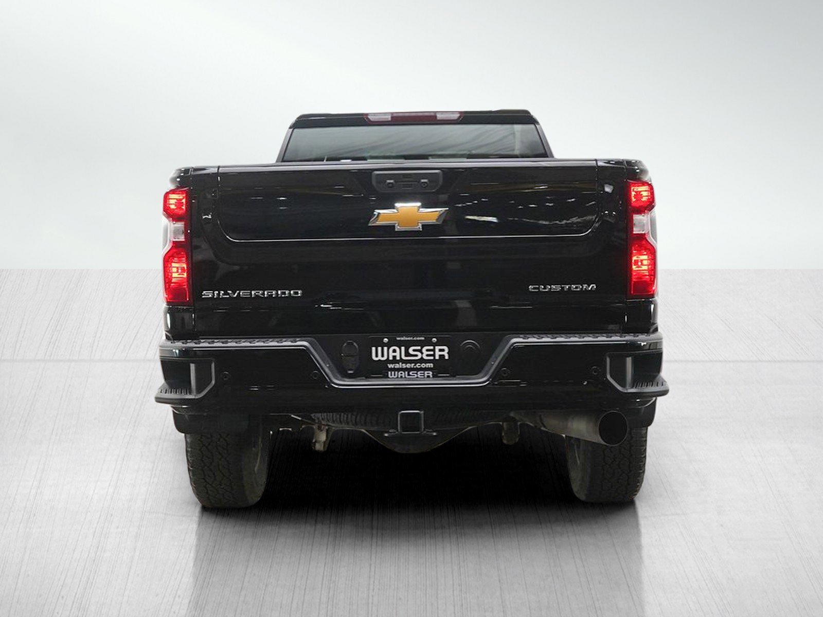 Used 2024 Chevrolet Silverado 2500 Custom w/ Custom Value Package AWD/4WD image 4