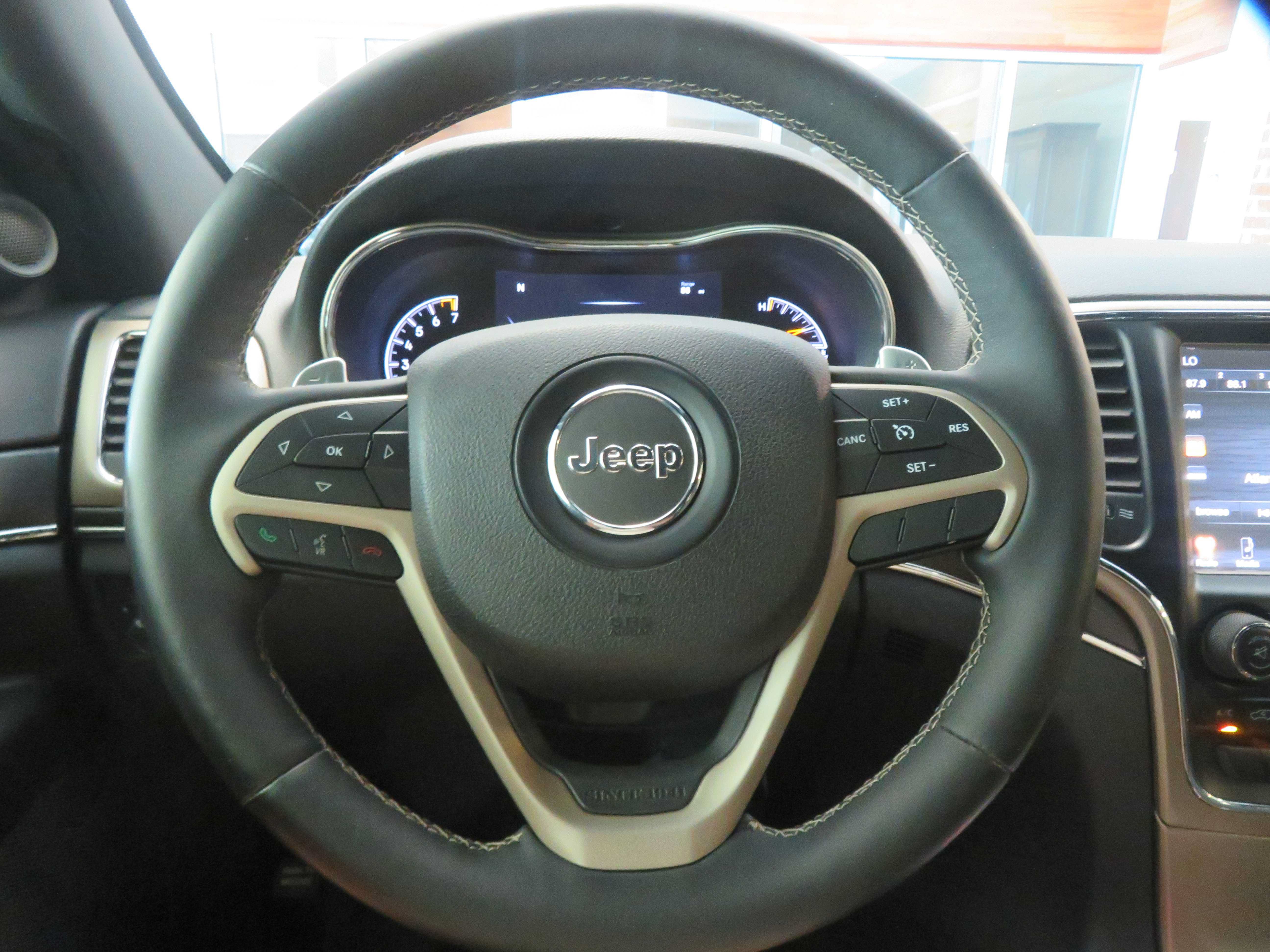 Used 2017 Jeep Grand Cherokee Limited AWD/4WD image 29