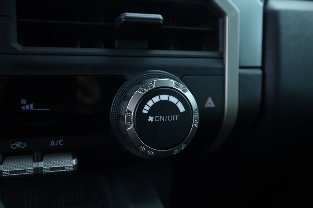 Used 2025 Toyota Tacoma SR5 image 25