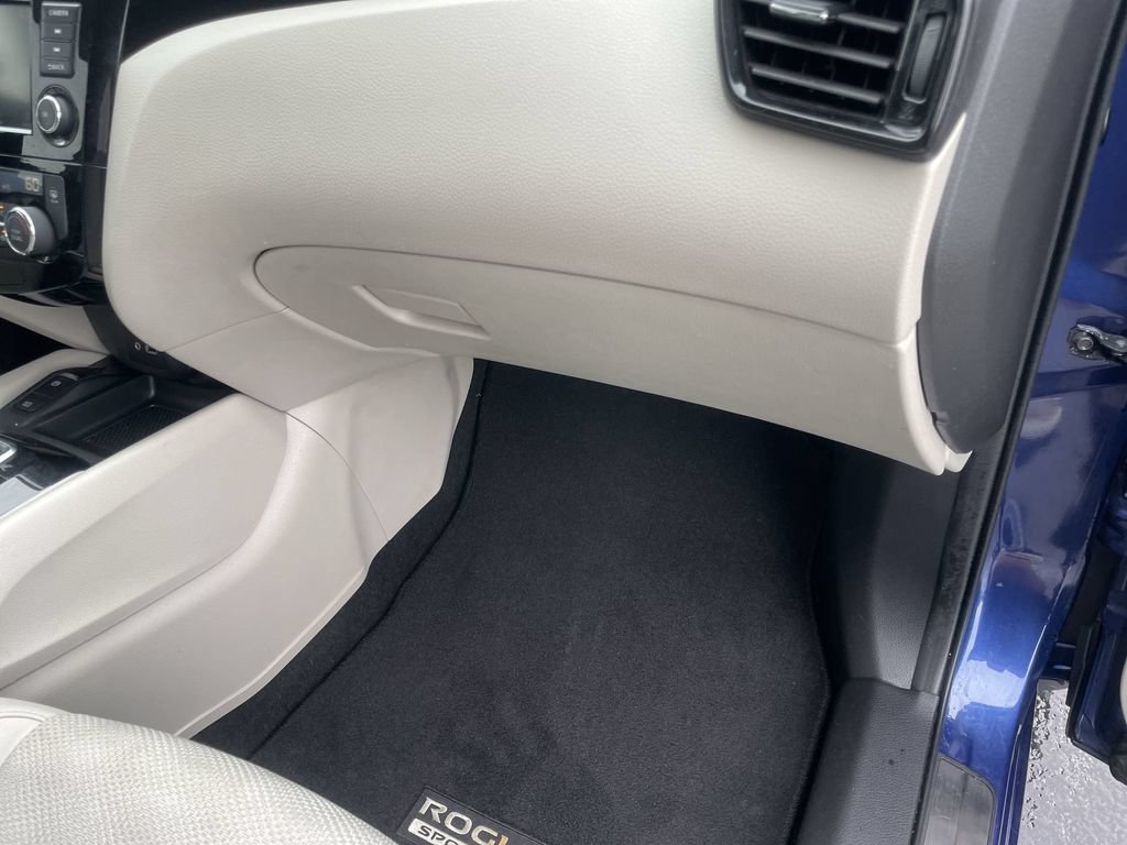 Used 2022 Nissan Rogue Sport SV w/ Technology Package AWD/4WD image 32