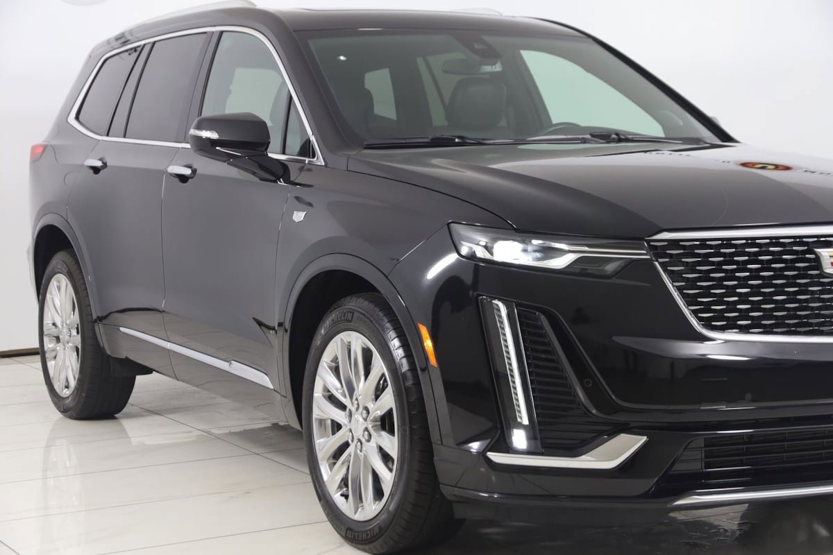 Used 2024 Cadillac XT6 Premium Luxury w/ LPO, Floor Liner Package AWD/4WD image 41