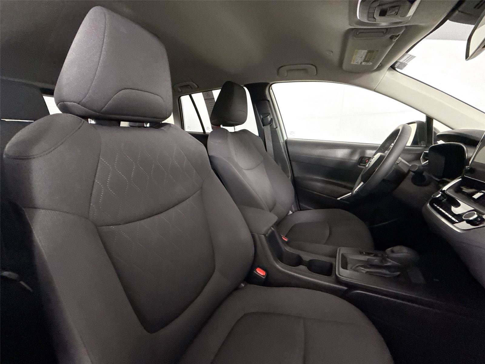 Certified 2026 Toyota Corolla Cross LE FWD image 38