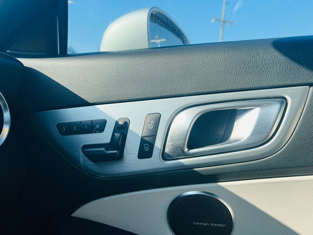 Used 2014 Mercedes-Benz SLK 250 image 27