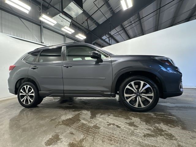 Used 2021 Subaru Forester Limited image 3