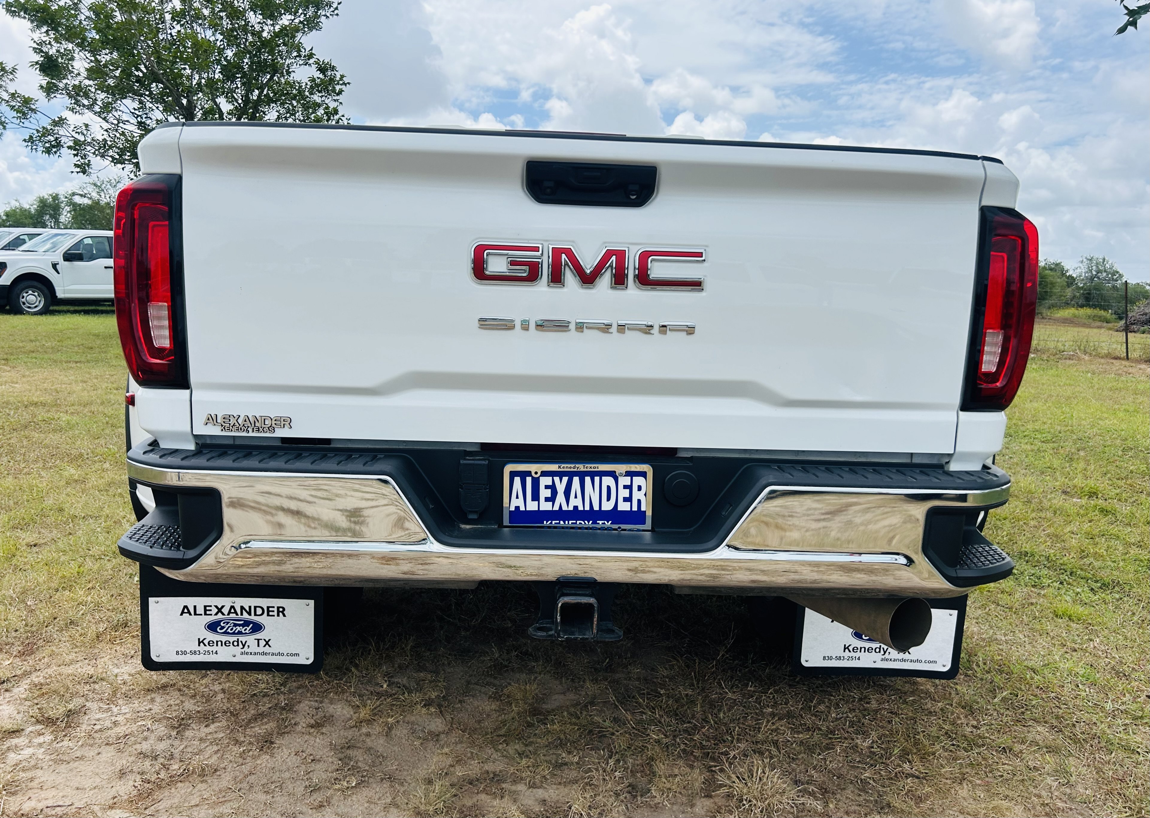 Used 2023 GMC Sierra 3500 Pro w/ Convenience Package AWD/4WD image 5