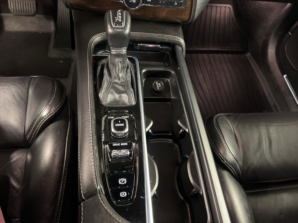 Used 2016 Volvo XC90 T6 Momentum w/ Momentum Plus Package image 14