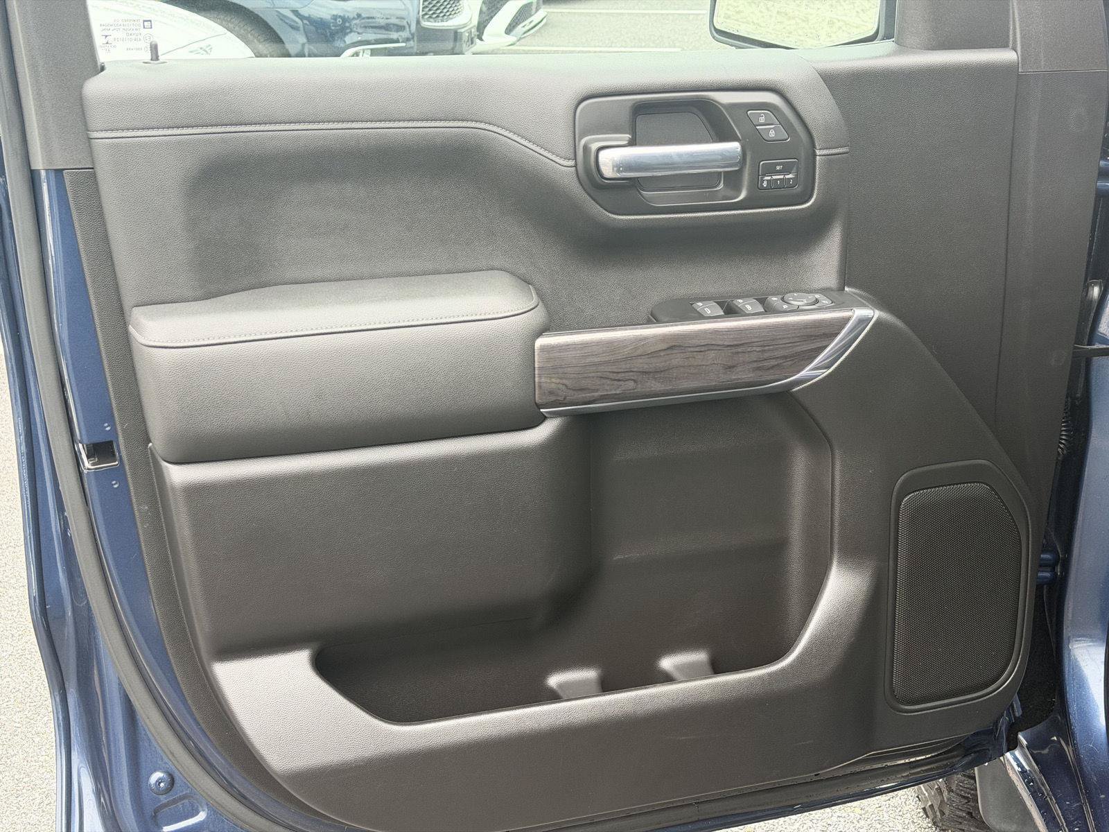 Used 2022 Chevrolet Silverado 1500 LTZ AWD/4WD image 24