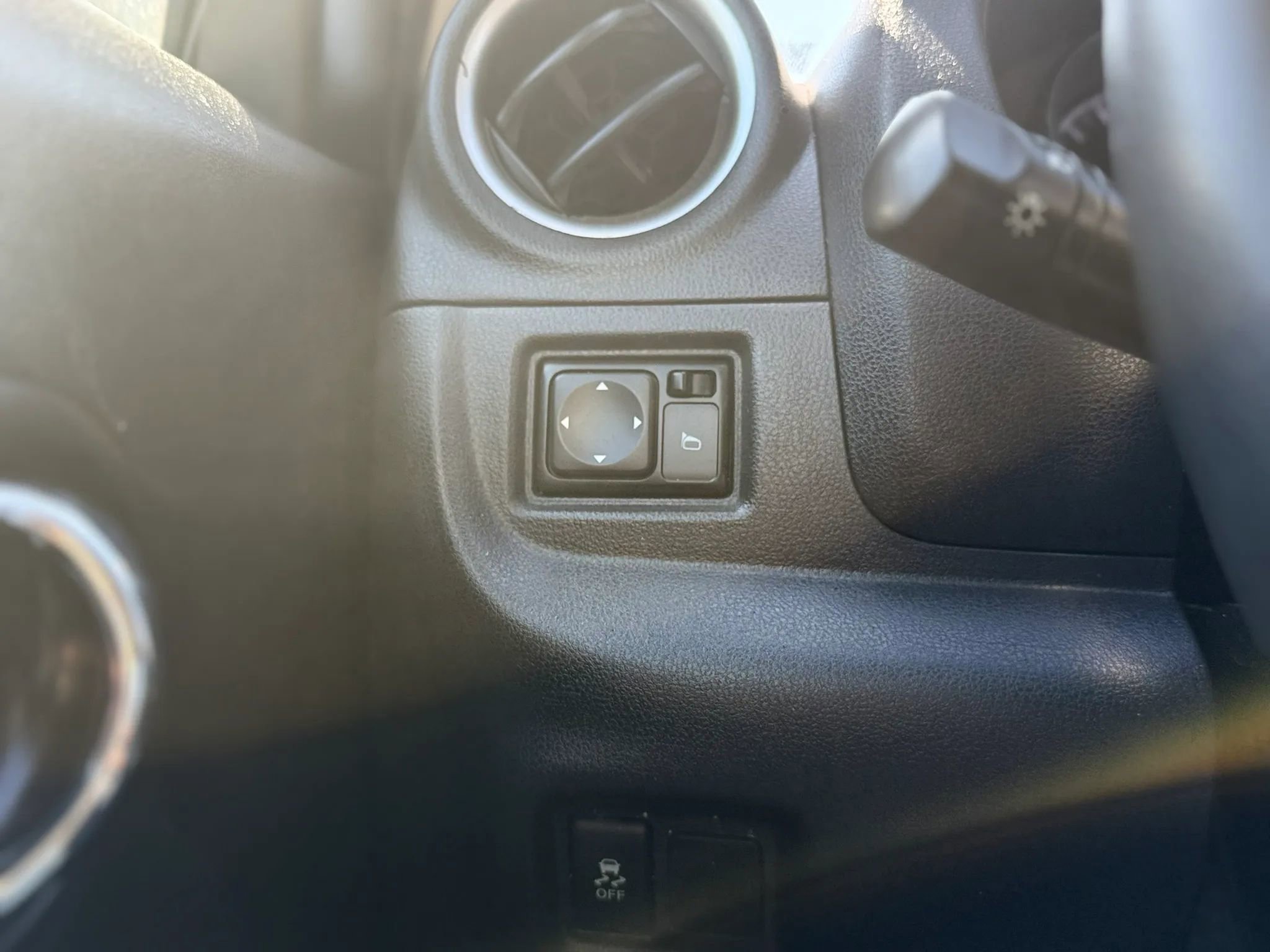 Used 2019 Nissan Versa SV FWD image 14