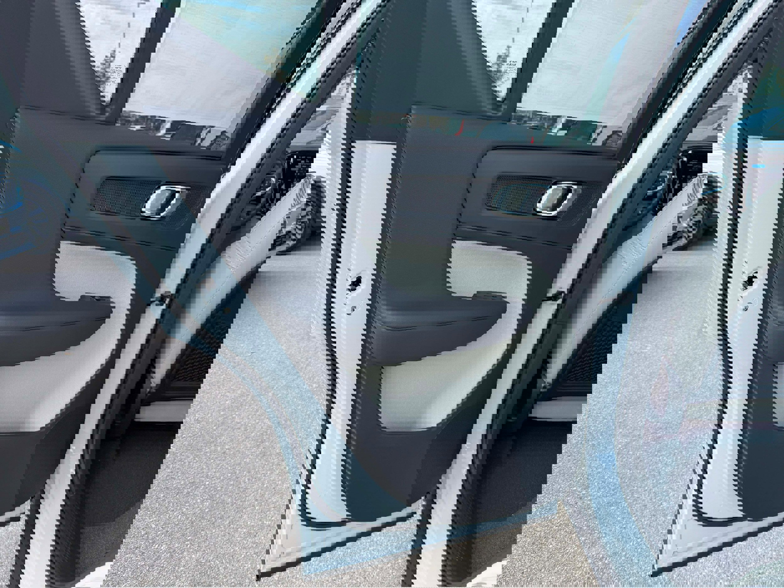 New 2026 Volvo XC40 B5 Plus w/ Protection Package Premier image 15