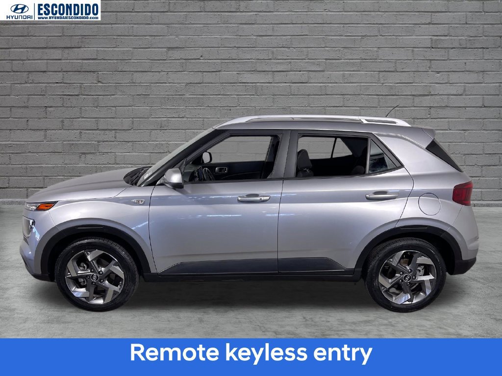 Certified 2025 Hyundai Venue SEL FWD image 7