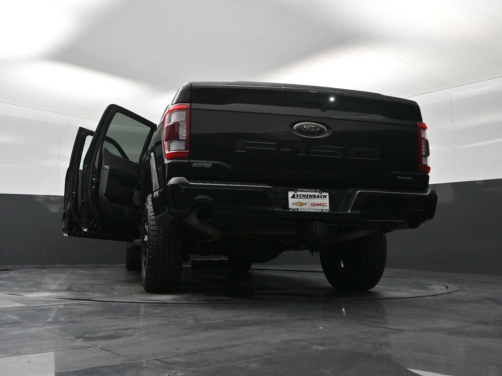 Used 2023 Ford F150 Lariat w/ Equipment Group 502A High image 40