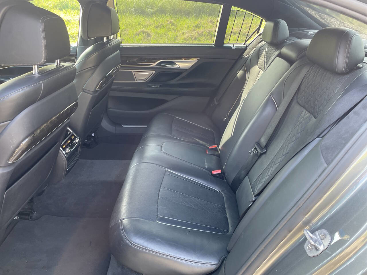 Used 2016 BMW 750i RWD image 17